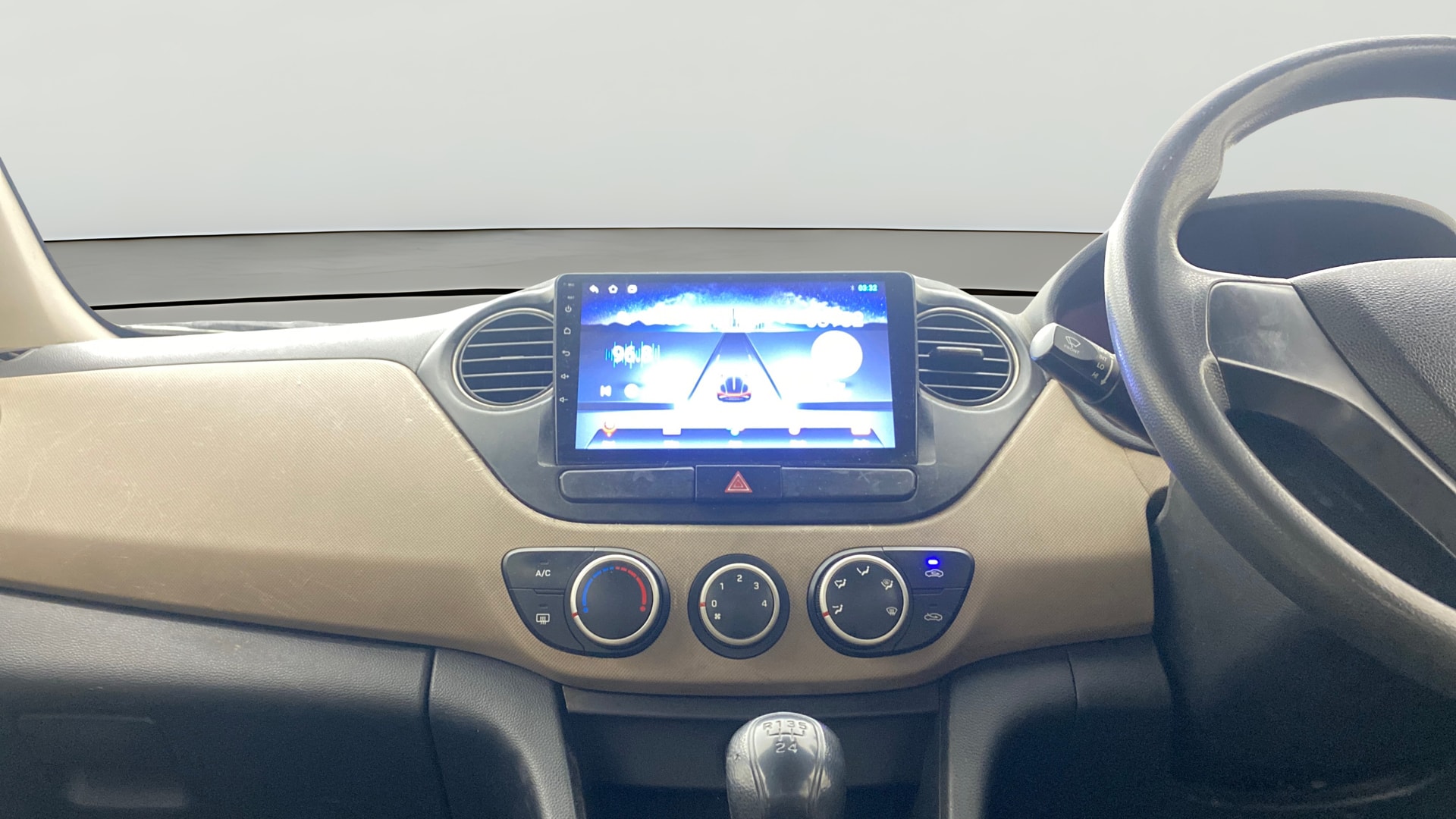 View 2014 Hyundai Grand i10 1.1 Magna Diesel Image 17 Used 2014 Hyundai Grand i10 1.1 Magna Diesel Image 17