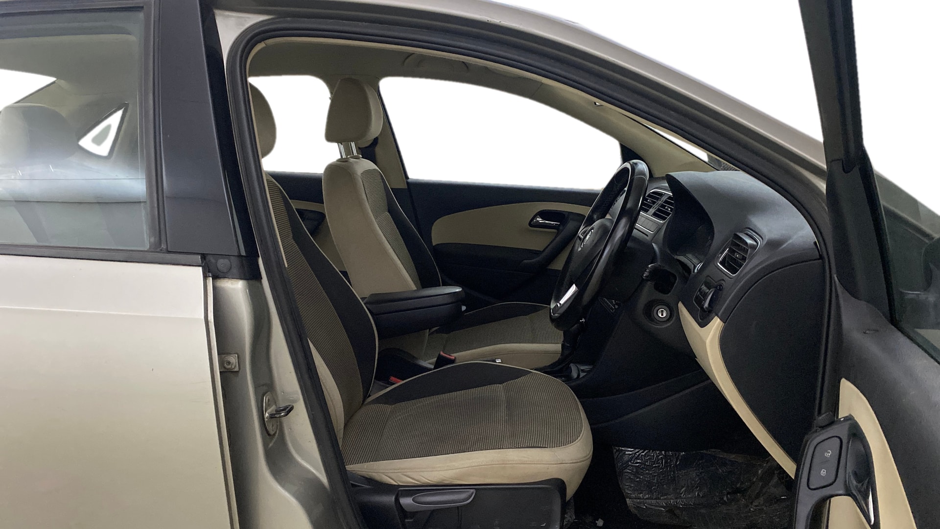 View 2017 Skoda Rapid 1.6 MPI Ambition Petrol AT BS IV Image 25 Used 2017 Skoda Rapid 1.6 MPI Ambition Petrol AT BS IV Image 25