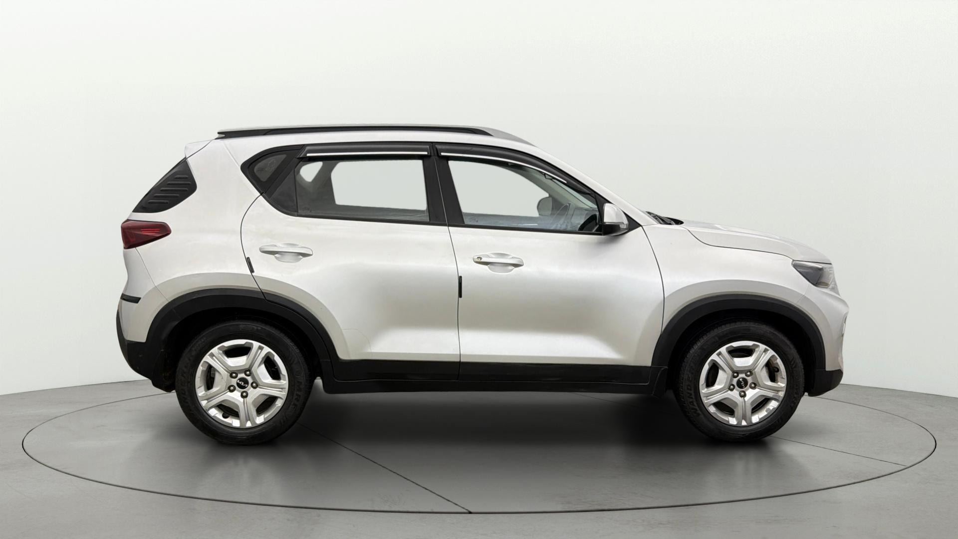 View 2023 Kia Sonet HTK Plus Petrol Image 9 Used 2023 Kia Sonet HTK Plus Petrol Image 9