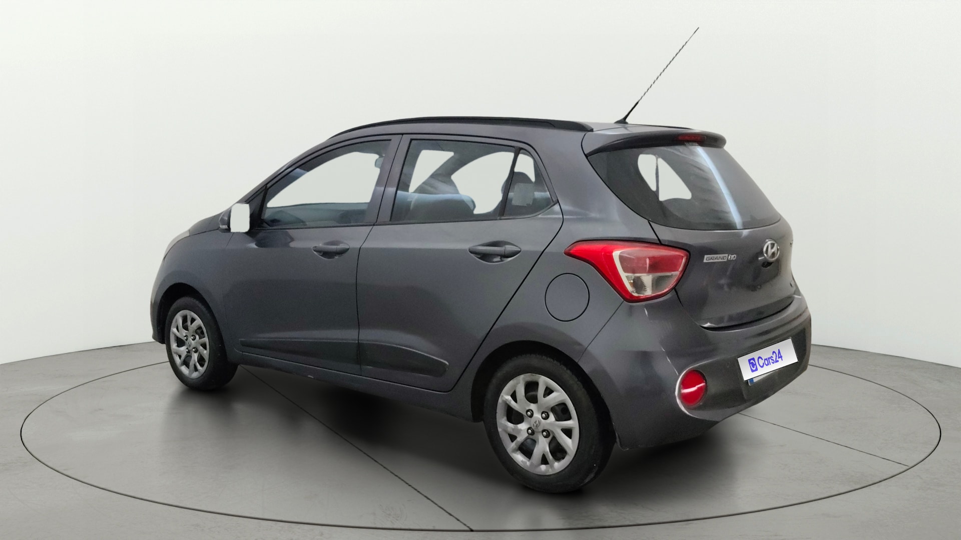 View 2017 Hyundai Grand i10 1.2 Sportz(O) Petrol Image 2 Used 2017 Hyundai Grand i10 1.2 Sportz(O) Petrol Image 2