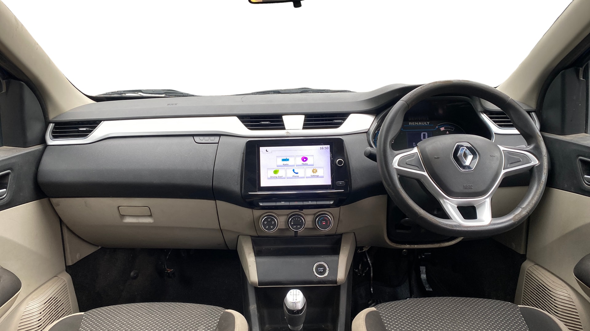 View 2020 Renault Triber RXZ Image 32 Used 2020 Renault Triber RXZ Image 32
