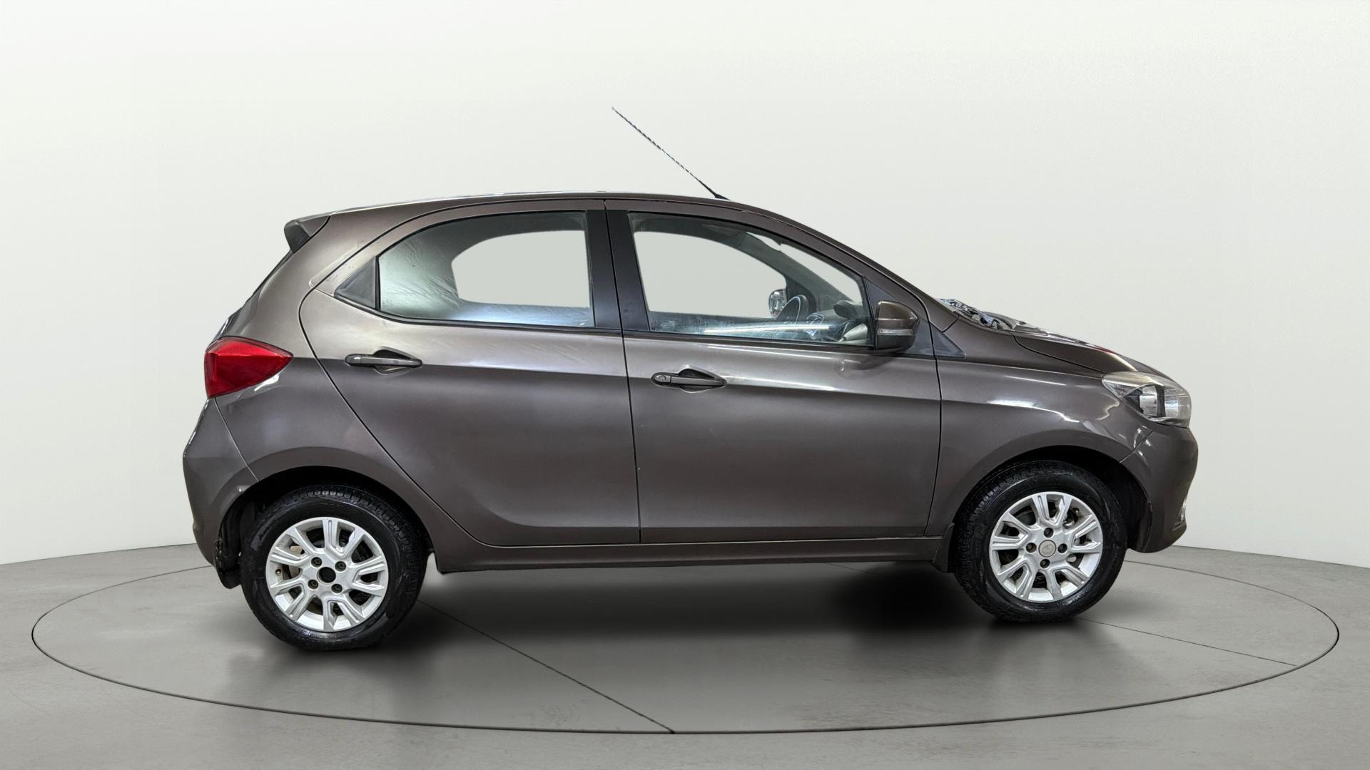 View 2016 Tata Tiago Revotorq XB Image 8 Used 2016 Tata Tiago Revotorq XB Image 8