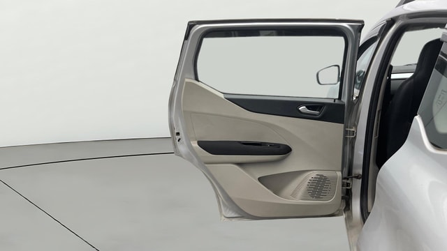 View Renault Triber Image 15 Used Renault Triber Image 15