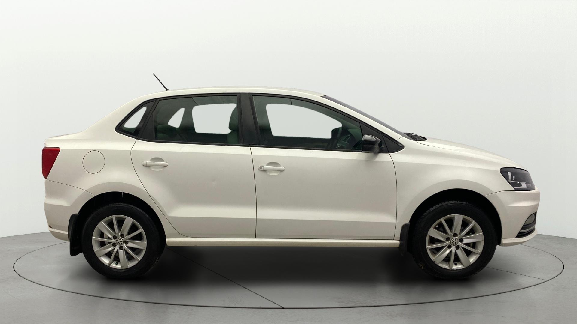 View 2016 Volkswagen Ameo 1.2L MPI Petrol Comfortline Image 8 Used 2016 Volkswagen Ameo 1.2L MPI Petrol Comfortline Image 8