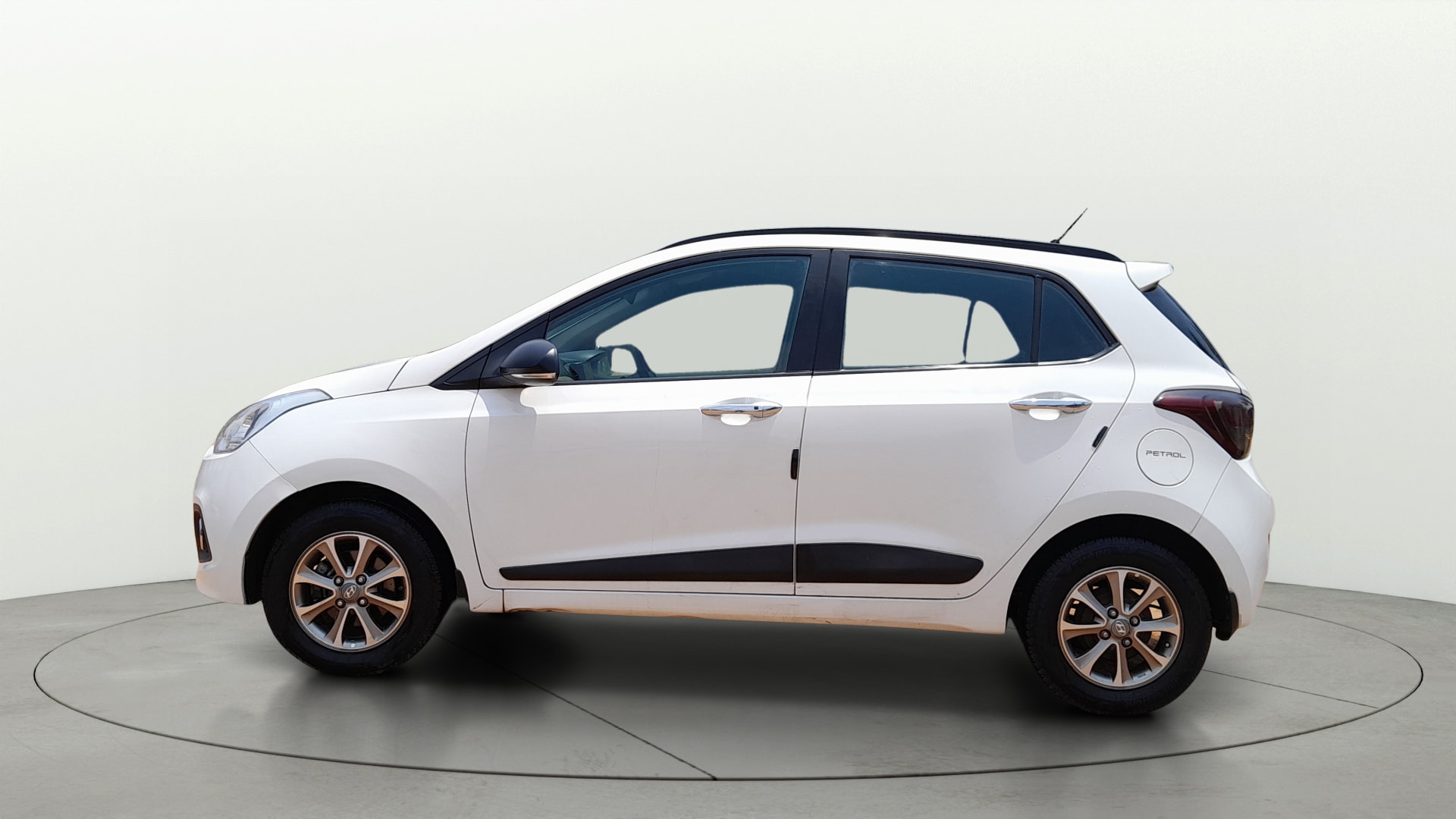 View 2014 Hyundai Grand i10 1.2 Asta Petrol Image 5 Used 2014 Hyundai Grand i10 1.2 Asta Petrol Image 5