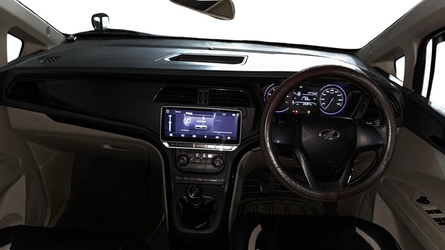 View Mahindra Marazzo Image 16 Used Mahindra Marazzo Image 16