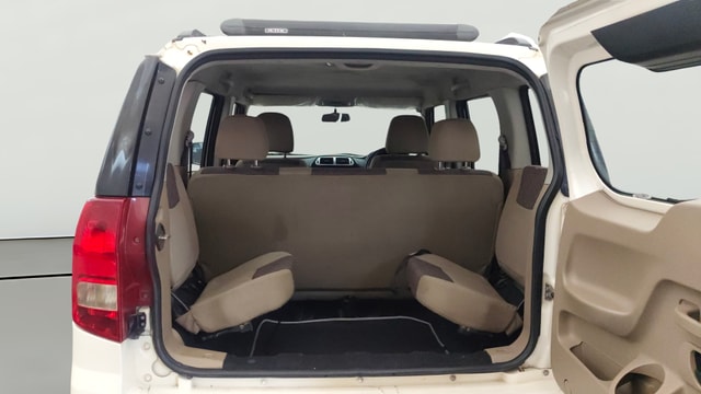 View Mahindra TUV300 Image 38 Used Mahindra TUV300 Image 38
