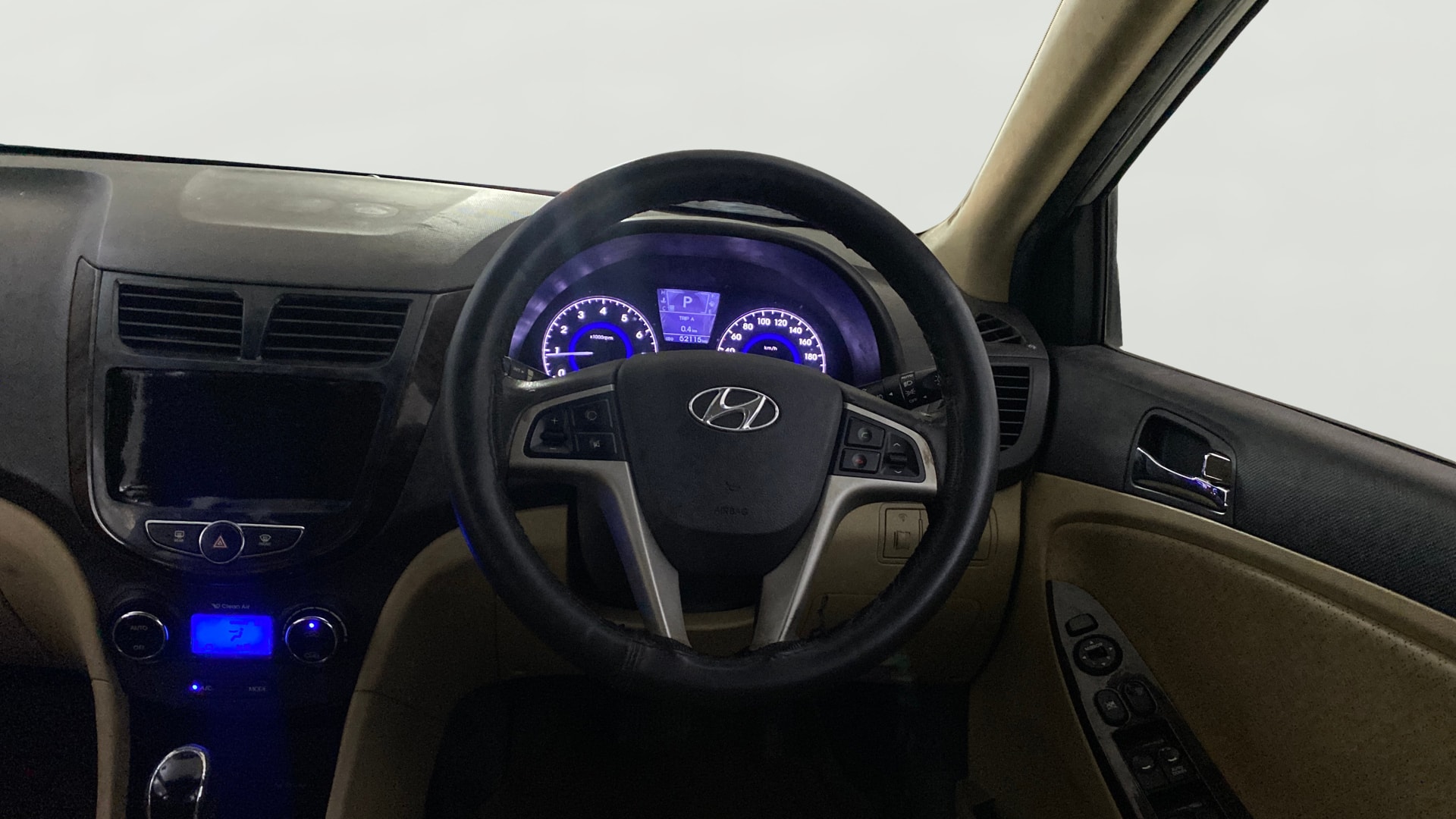 View 2013 Hyundai Fluidic Verna 1.6 VTVT SX AT Image 20 Used 2013 Hyundai Fluidic Verna 1.6 VTVT SX AT Image 20