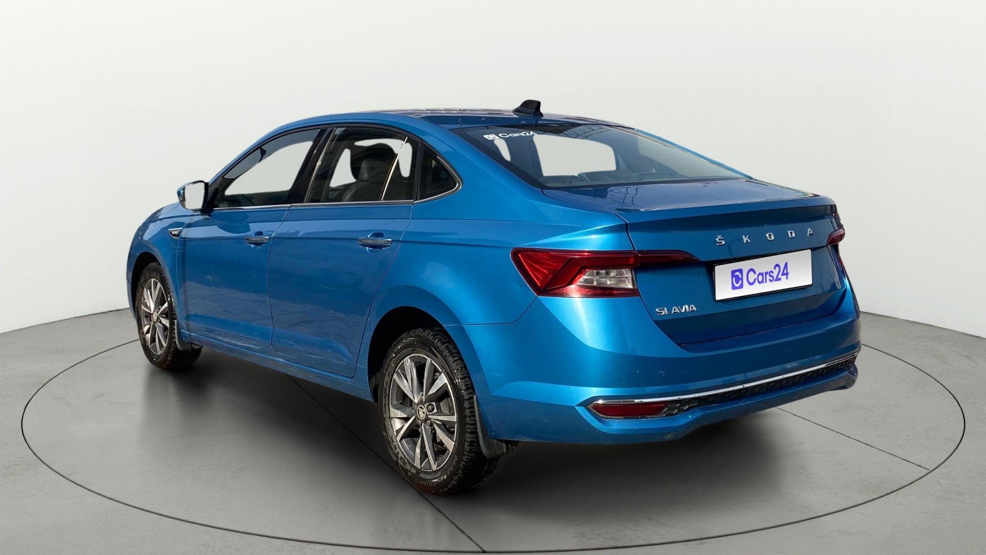 View 2023 Skoda Slavia Style 1.0 TSI MT Image 2 Used 2023 Skoda Slavia Style 1.0 TSI MT Image 2