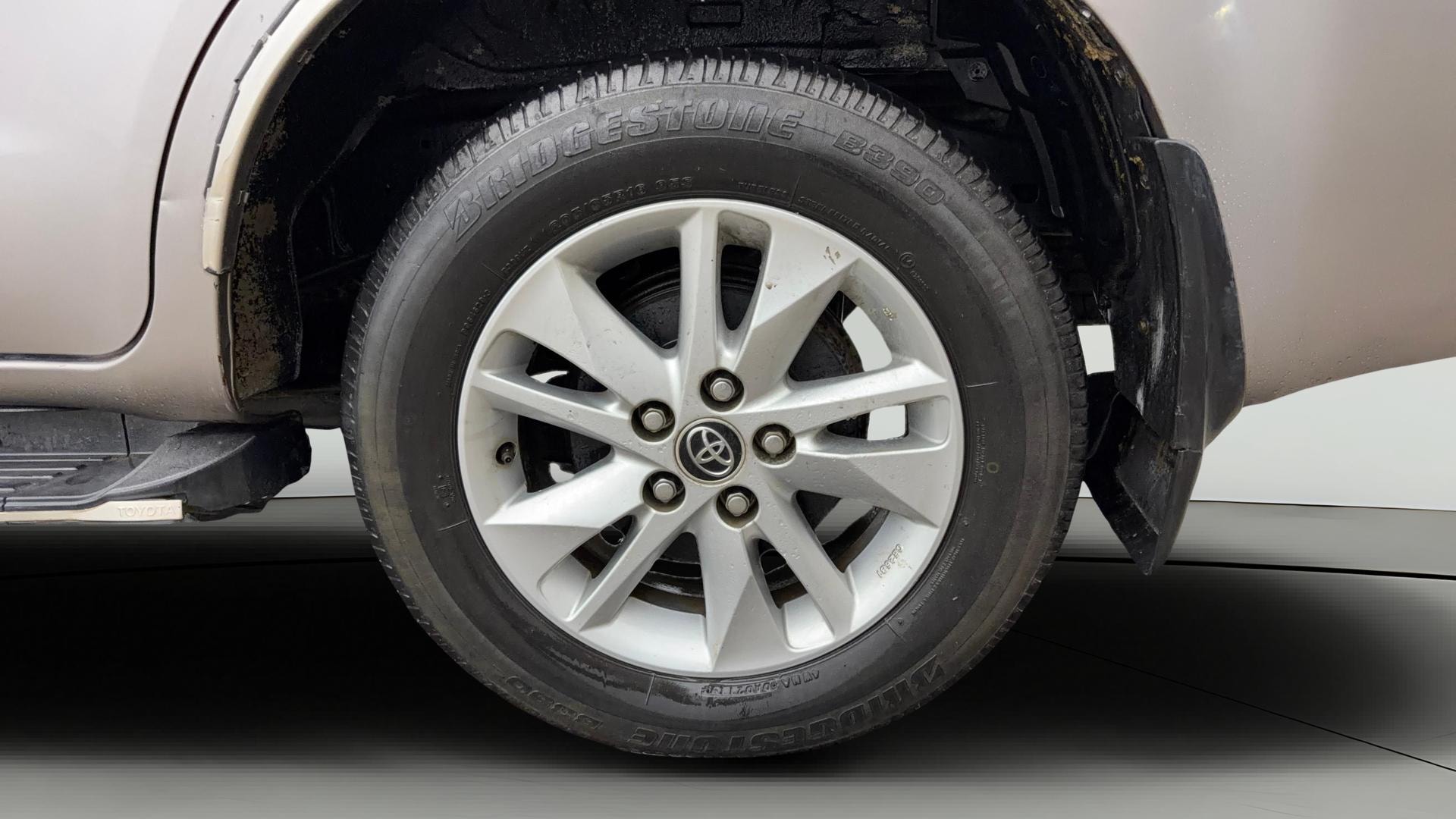 View 2019 Toyota Innova Crysta 2.7 GX AT 7-Seater BS IV Image 8 Used 2019 Toyota Innova Crysta 2.7 GX AT 7-Seater BS IV Image 8