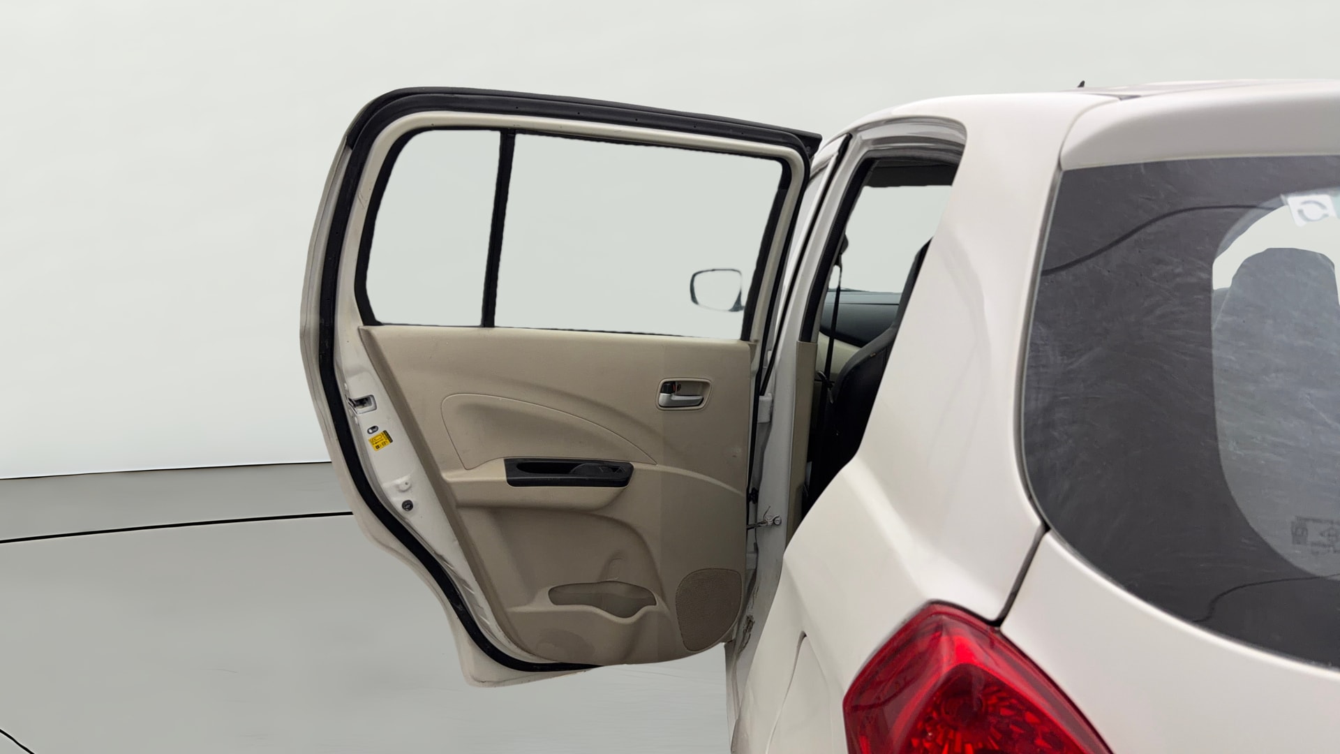 View 2018 Maruti Suzuki 1000 Base Variant Image 22 Used 2018 Maruti Suzuki 1000 Base Variant Image 22
