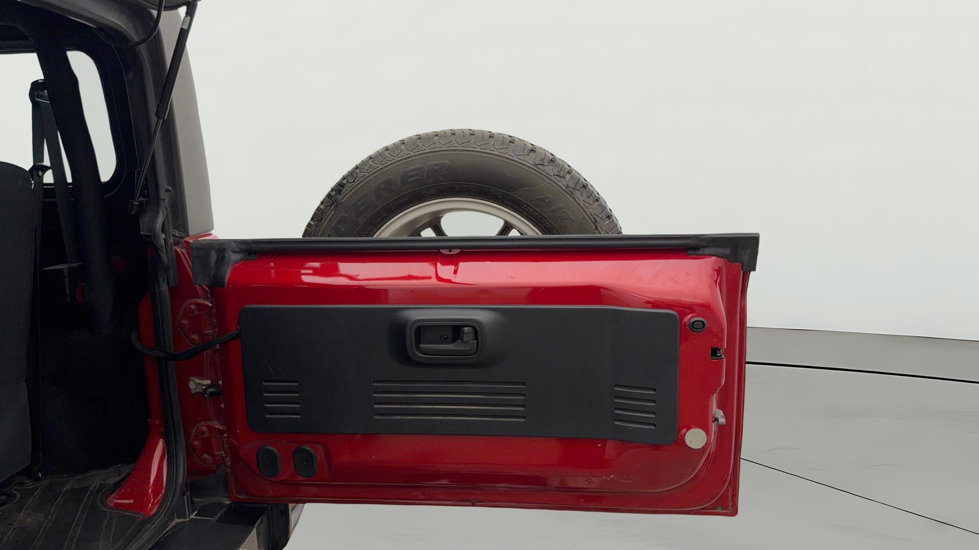 View 2021 Mahindra Thar AX Standard Manual Soft Top 6 Seater Image 16 Used 2021 Mahindra Thar AX Standard Manual Soft Top 6 Seater Image 16