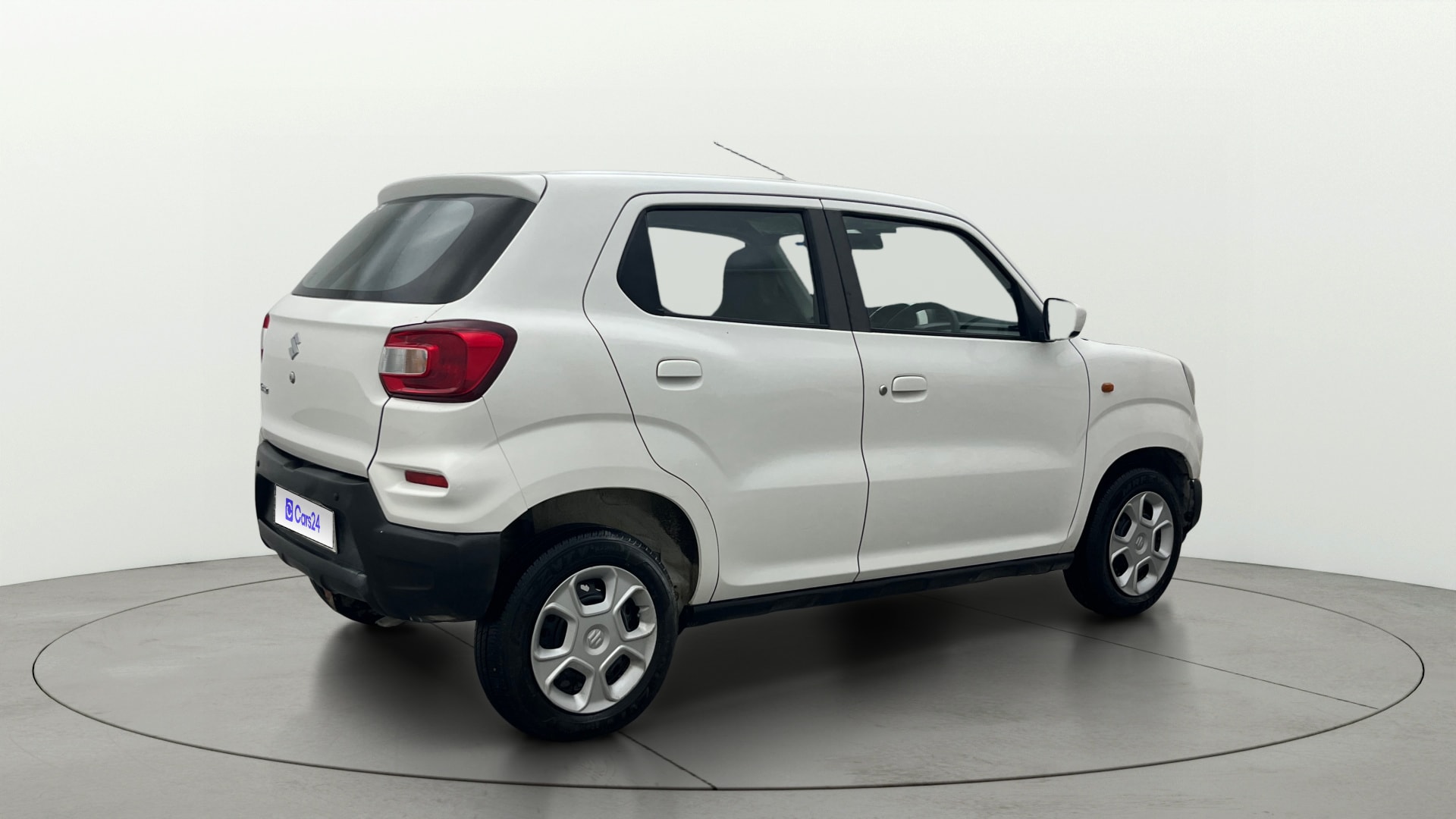 View 2022 Maruti Suzuki 1000 Base Variant Image 42 Used 2022 Maruti Suzuki 1000 Base Variant Image 42