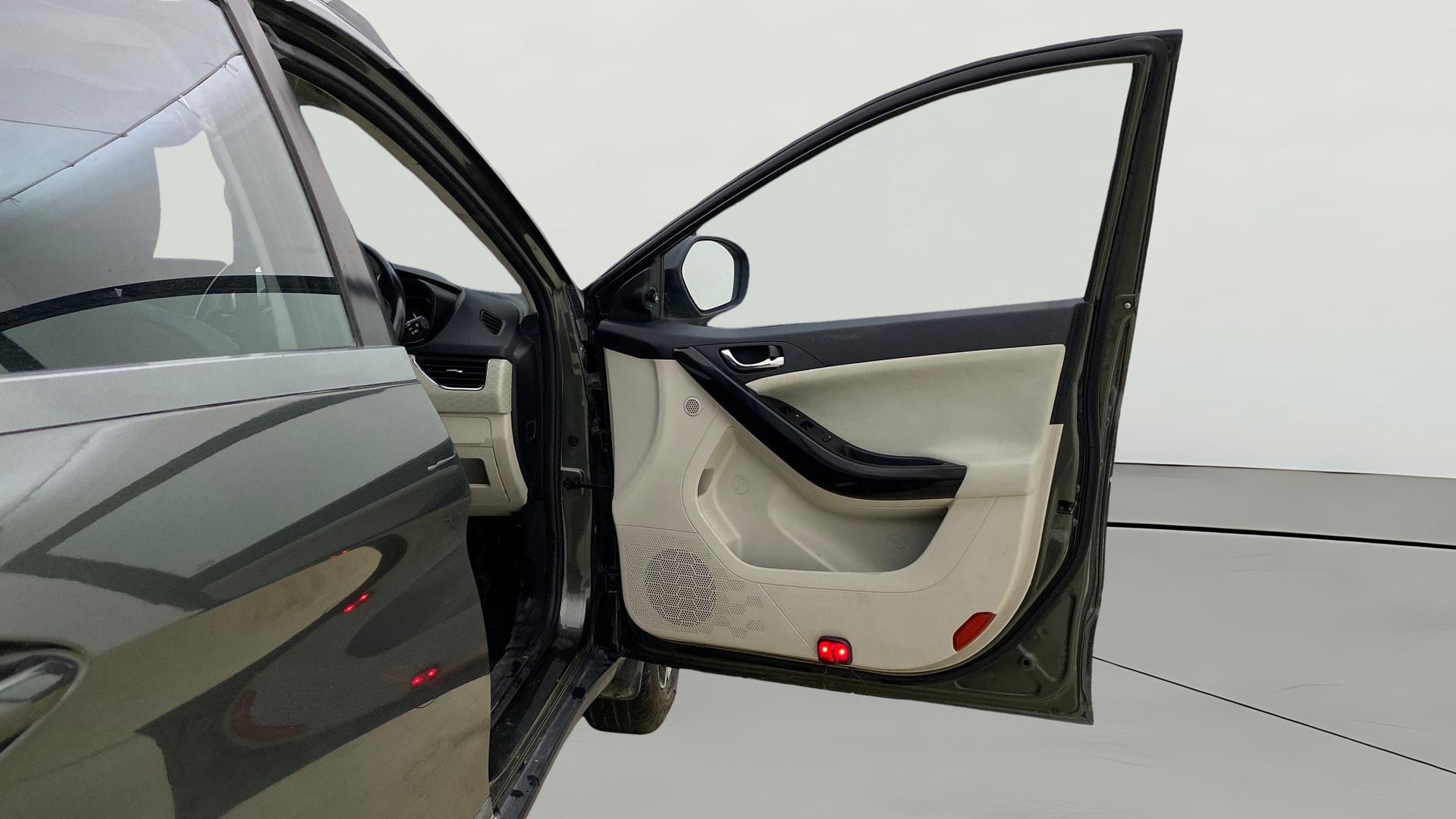 View 2022 Tata Nexon Revotron XE Image 48 Used 2022 Tata Nexon Revotron XE Image 48