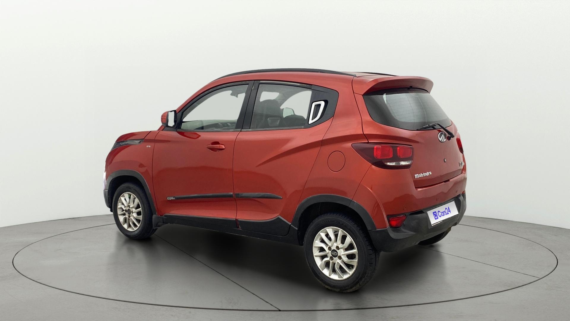View 2016 Mahindra KUV100 K8 Diesel 6 Seater BS IV Image 2 Used 2016 Mahindra KUV100 K8 Diesel 6 Seater BS IV Image 2