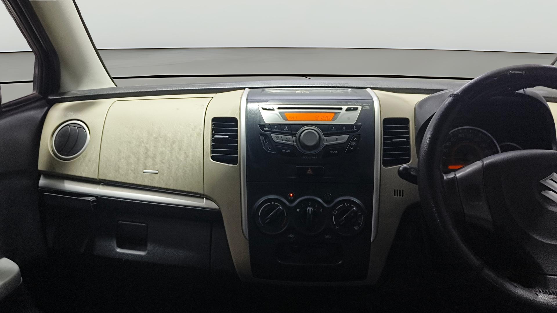 View 2015 Maruti Suzuki 1000 Base Variant Image 17 Used 2015 Maruti Suzuki 1000 Base Variant Image 17