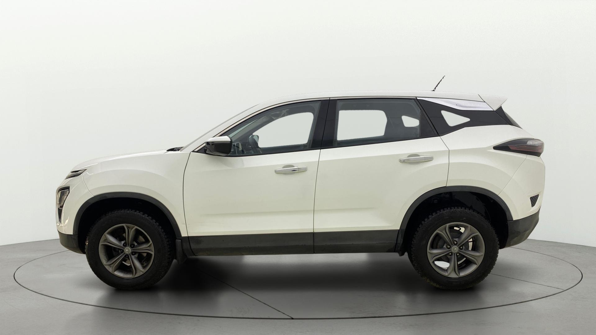 View 2022 Tata Harrier XE Image 6 Used 2022 Tata Harrier XE Image 6