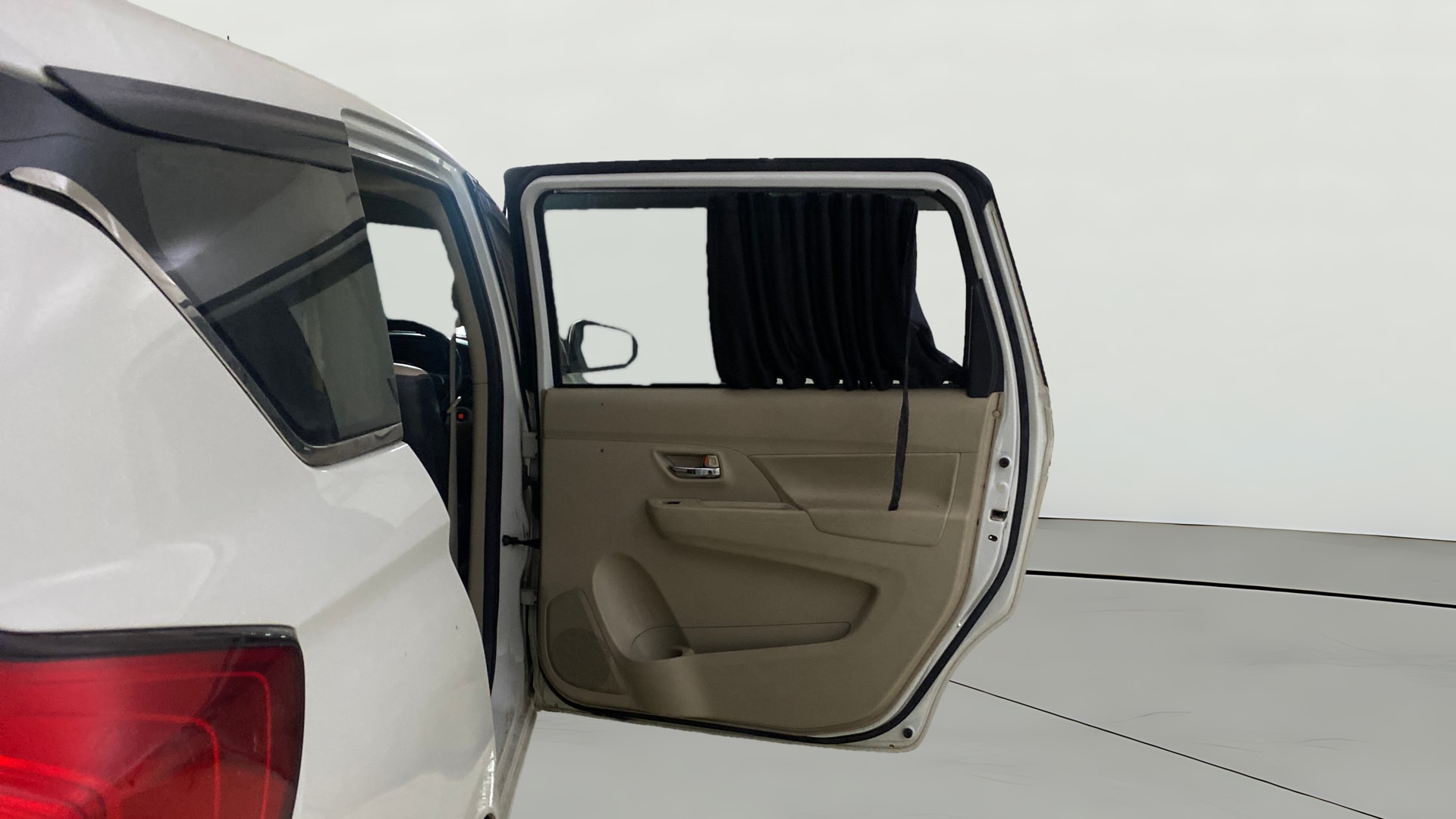 View 2022 Maruti Suzuki 1000 Base Variant Image 7 Used 2022 Maruti Suzuki 1000 Base Variant Image 7