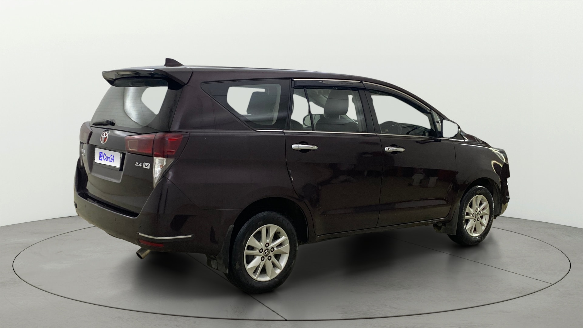 View 2018 Toyota Innova Crysta 2.4 VX MT 7-Seater BS IV Image 46 Used 2018 Toyota Innova Crysta 2.4 VX MT 7-Seater BS IV Image 46