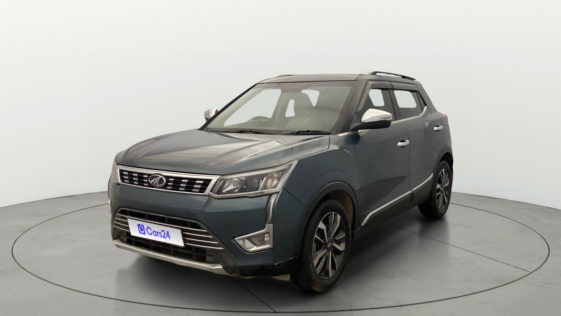 View 2019 Mahindra XUV300 W4 Petrol BS IV Image 23 Used 2019 Mahindra XUV300 W4 Petrol BS IV Image 23