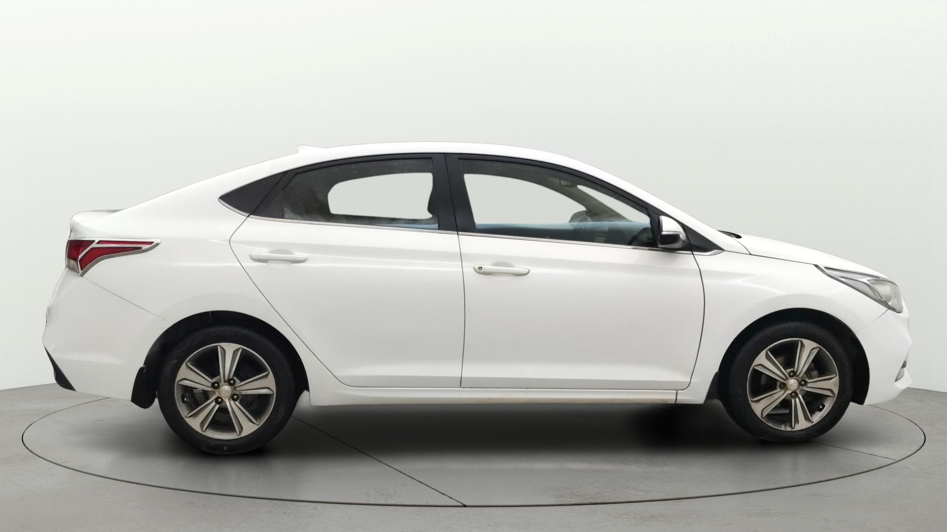 View 2017 Hyundai Verna 1.4 VTVT E Image 7 Used 2017 Hyundai Verna 1.4 VTVT E Image 7