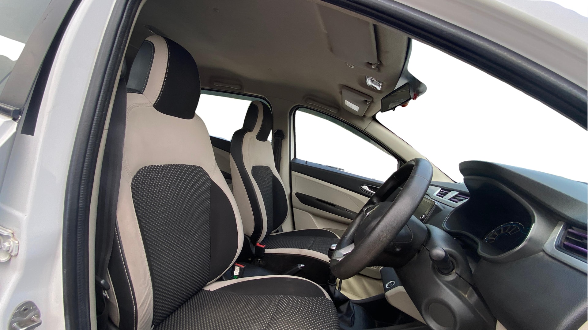 View 2019 Renault Triber RXZ Image 27 Used 2019 Renault Triber RXZ Image 27