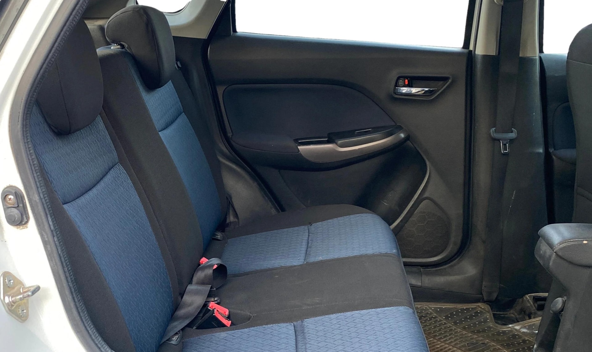 View 2019 Maruti Suzuki 1000 Base Variant Image 28 Used 2019 Maruti Suzuki 1000 Base Variant Image 28