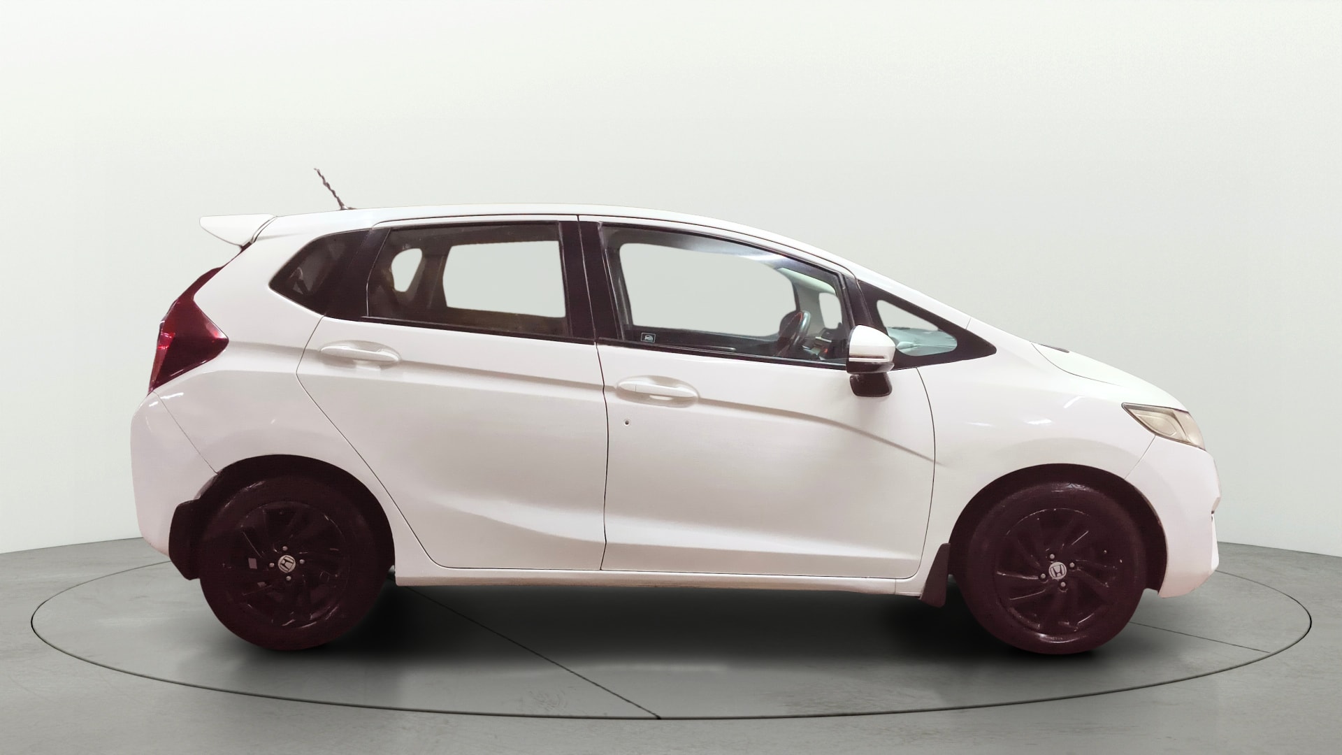 View 2016 Honda Jazz E MT Diesel Image 8 Used 2016 Honda Jazz E MT Diesel Image 8