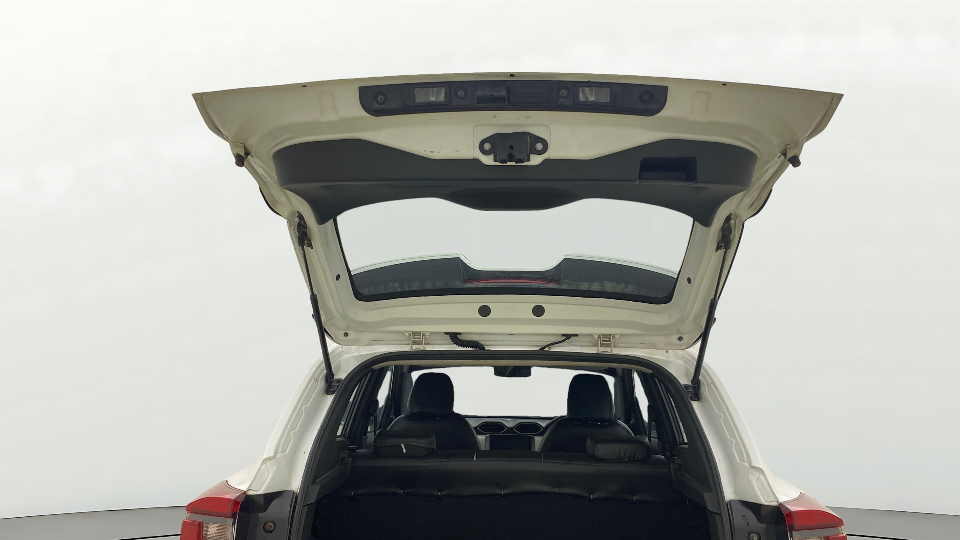 View 2022 Nissan Magnite XE Image 16 Used 2022 Nissan Magnite XE Image 16