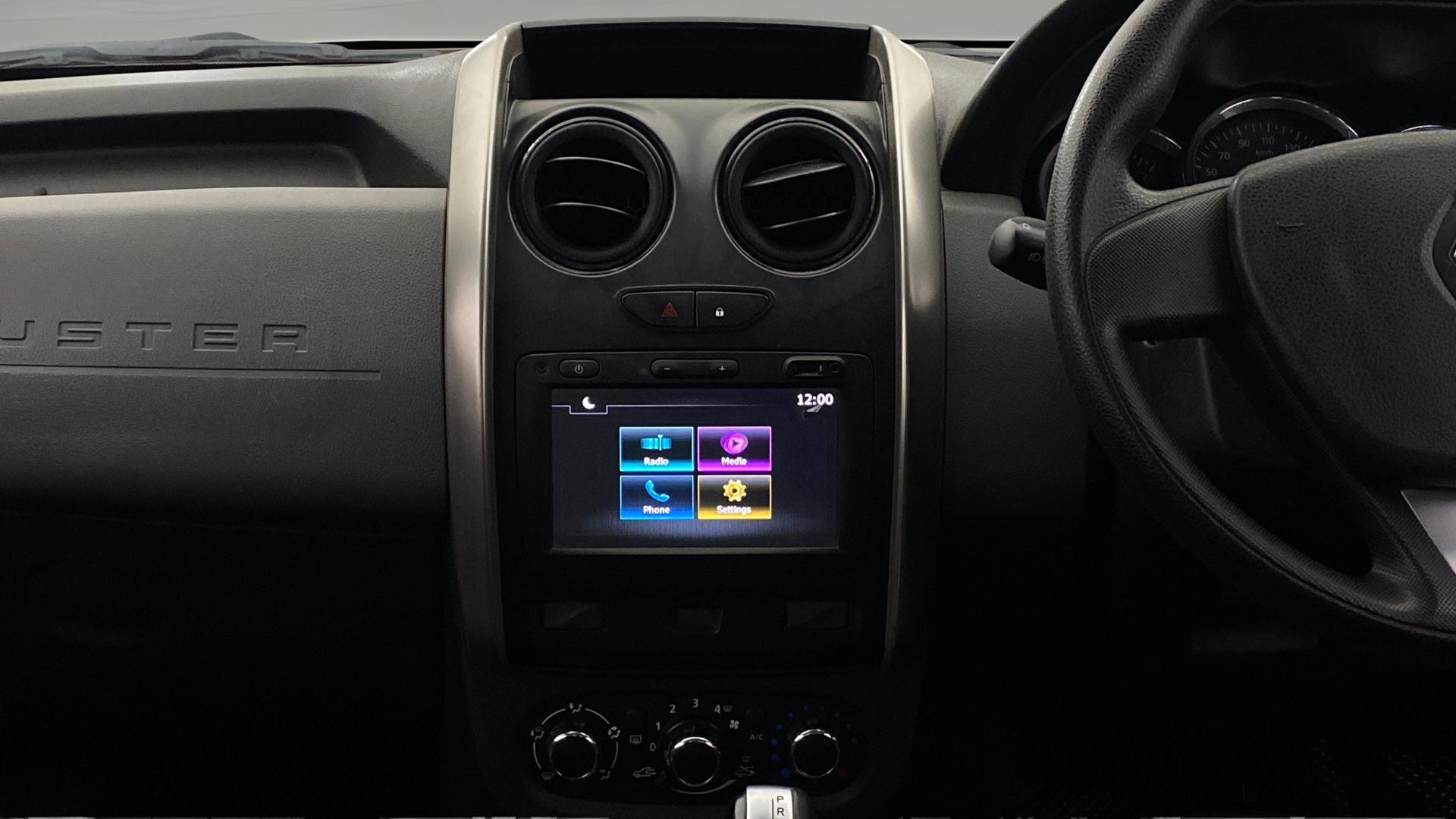 View 2018 Renault Duster Petrol RxS CVT Petrol Image 17 Used 2018 Renault Duster Petrol RxS CVT Petrol Image 17