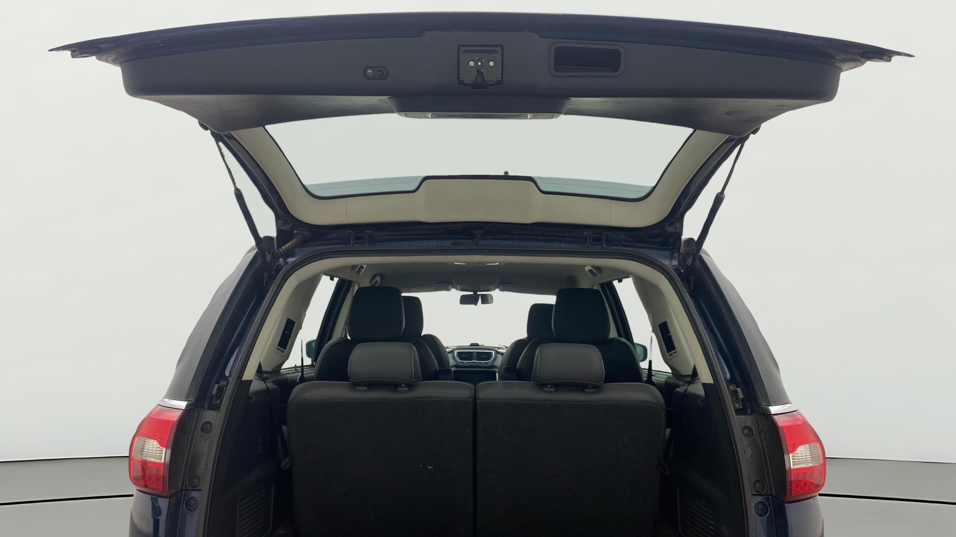 View 2019 Tata Hexa XTA 4X2 Image 18 Used 2019 Tata Hexa XTA 4X2 Image 18