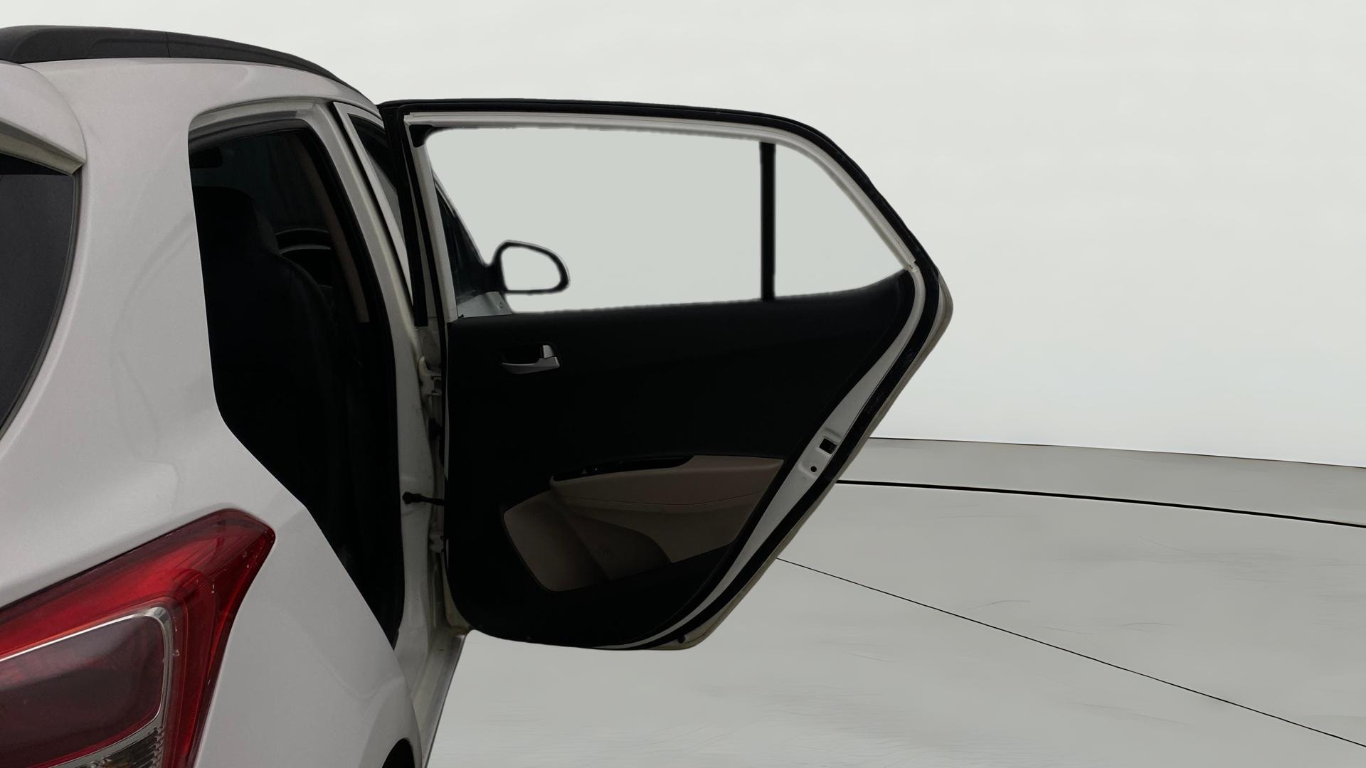 View 2019 Hyundai Grand i10 1.2 Sportz AT Petrol Image 7 Used 2019 Hyundai Grand i10 1.2 Sportz AT Petrol Image 7