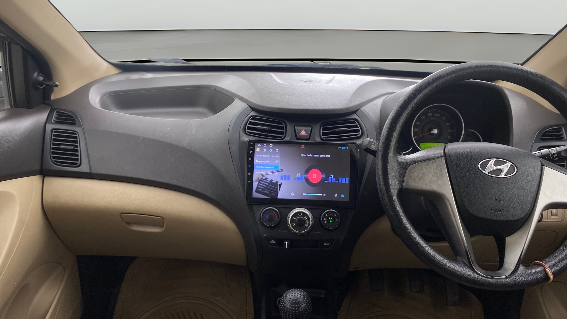 View 2017 Hyundai EON Sportz Image 17 Used 2017 Hyundai EON Sportz Image 17