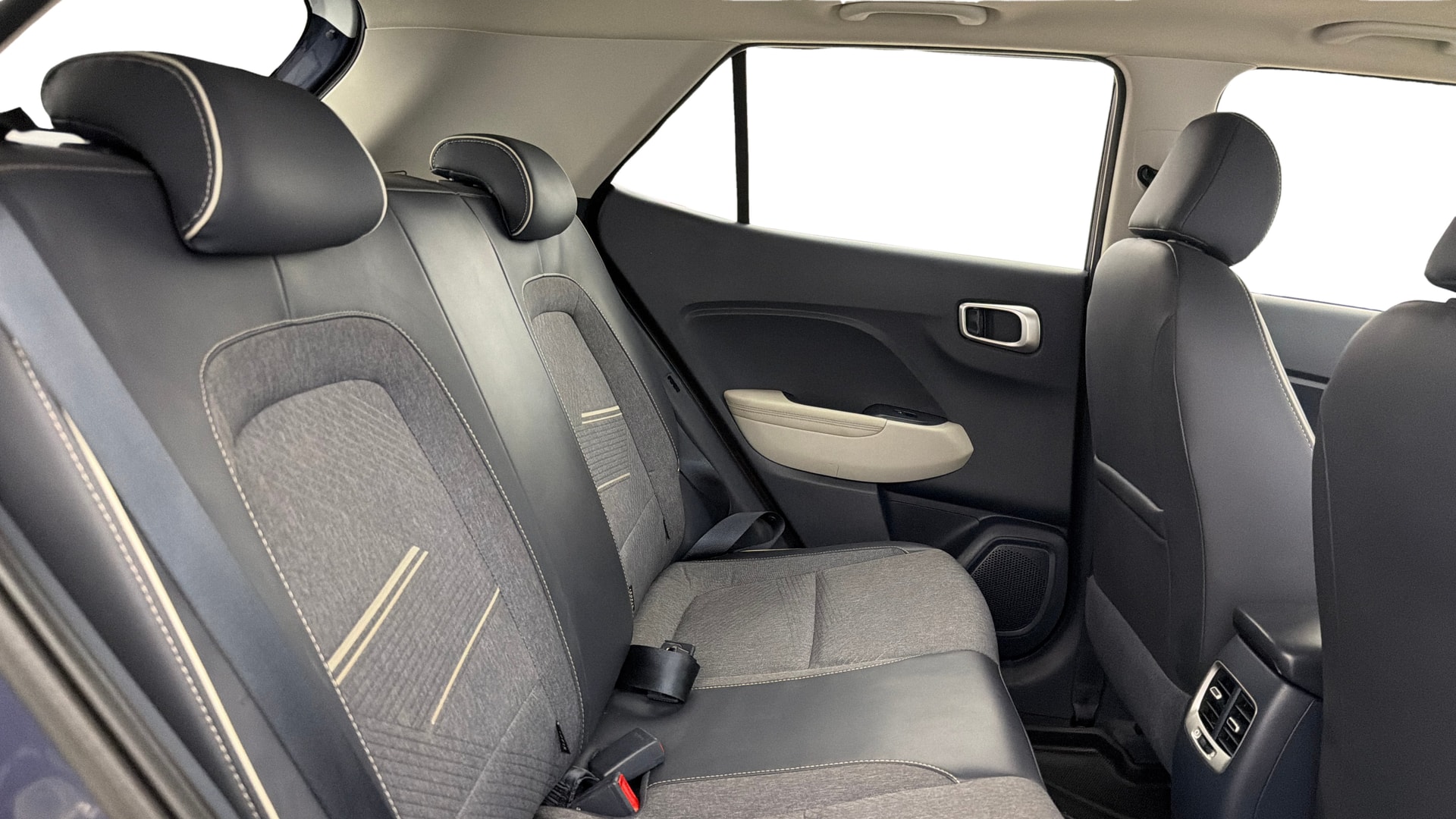 View 2019 Hyundai Venue SX Plus 1.0 Petrol AT Dual Tone Image 31 Used 2019 Hyundai Venue SX Plus 1.0 Petrol AT Dual Tone Image 31