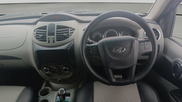 View Mahindra NuvoSport Image 22 Used Mahindra NuvoSport Image 22