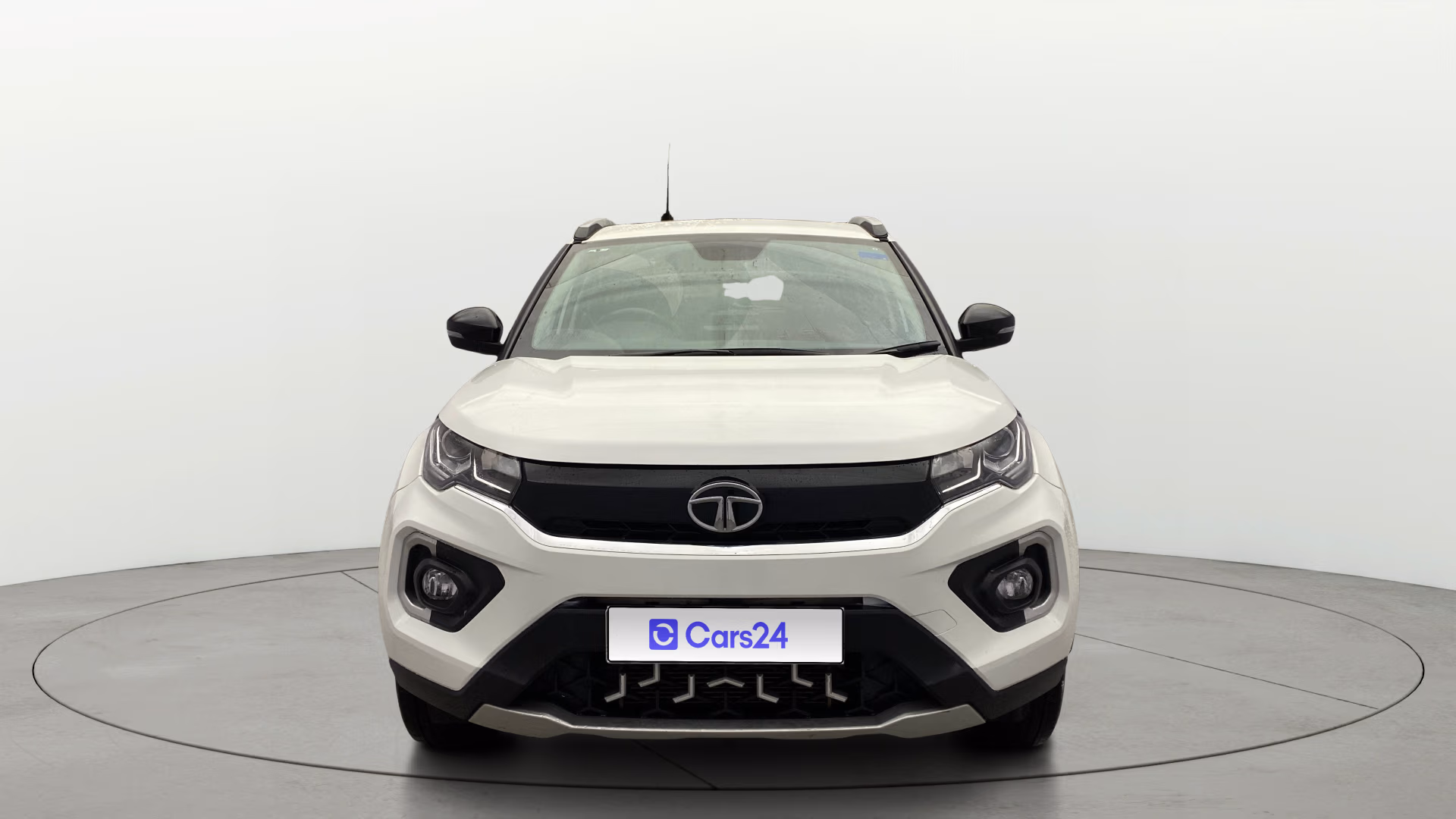 View 2021 Tata Nexon Revotron XE Image 1 Used 2021 Tata Nexon Revotron XE Image 1