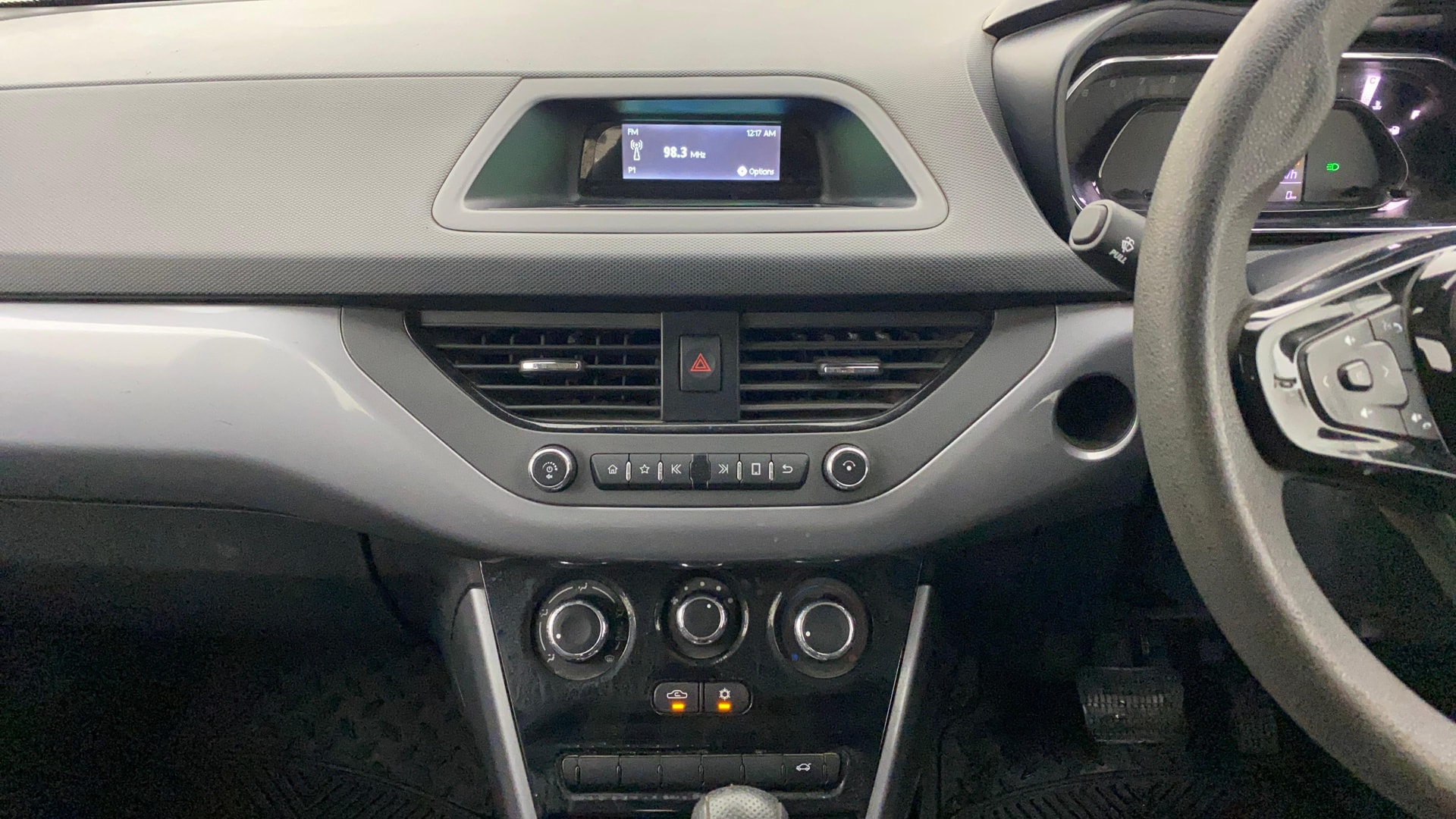 View 2020 Tata Nexon Revotron XE Image 17 Used 2020 Tata Nexon Revotron XE Image 17