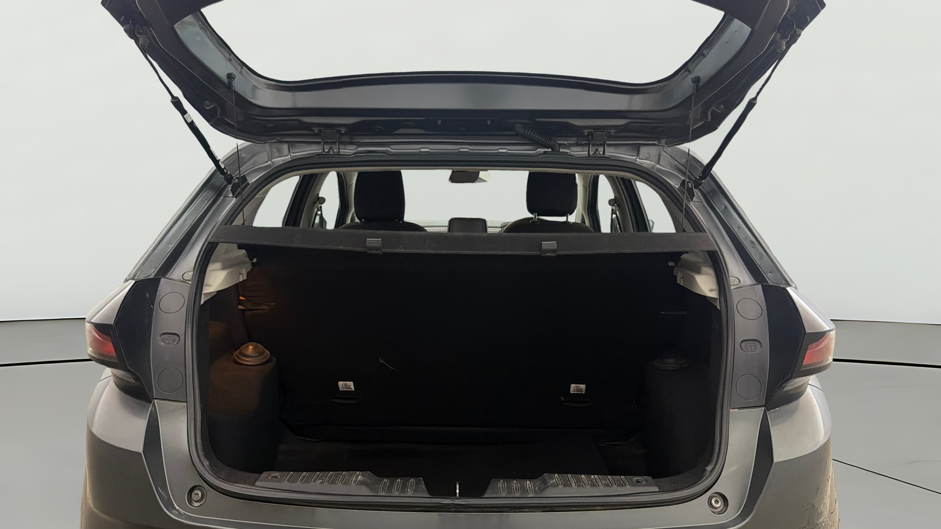 View 2022 Tata Altroz XT Petrol Image 39 Used 2022 Tata Altroz XT Petrol Image 39
