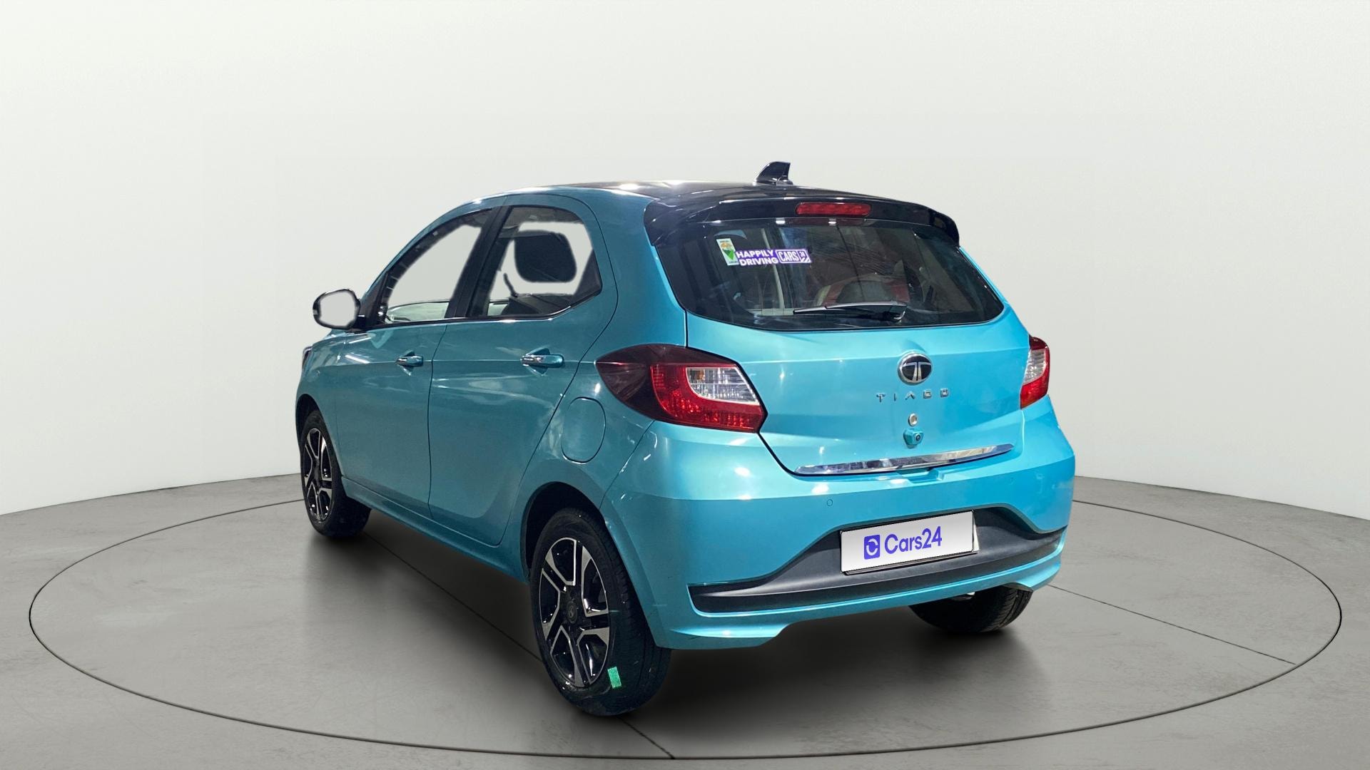 View 2025 Tata Tiago Revotorq XB Image 2 Used 2025 Tata Tiago Revotorq XB Image 2