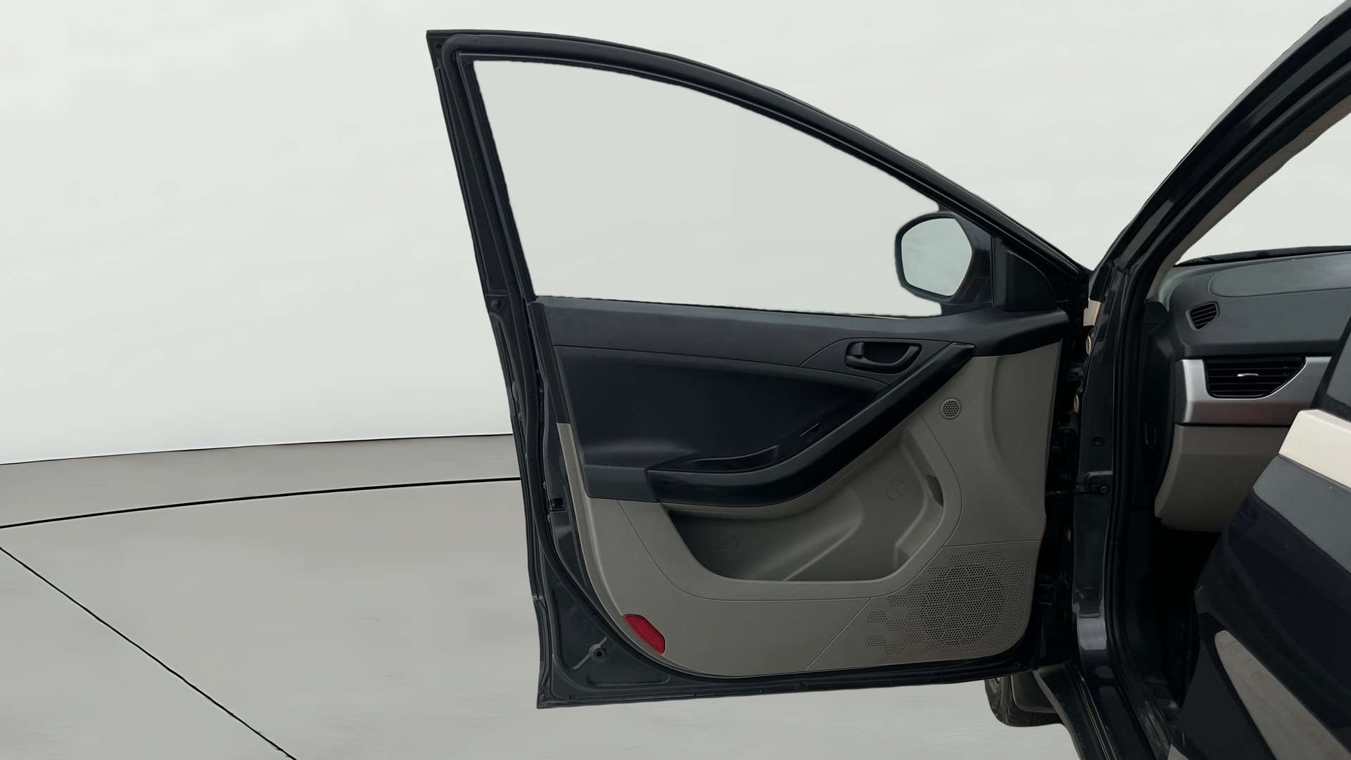 View 2020 Tata Nexon Revotron XMA AMT Image 30 Used 2020 Tata Nexon Revotron XMA AMT Image 30