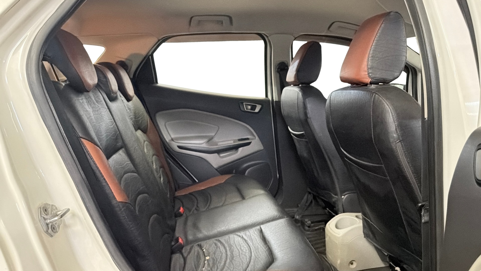 View 2017 Ford EcoSport 1.5 TDCi Diesel Ambiente BS IV Image 29 Used 2017 Ford EcoSport 1.5 TDCi Diesel Ambiente BS IV Image 29