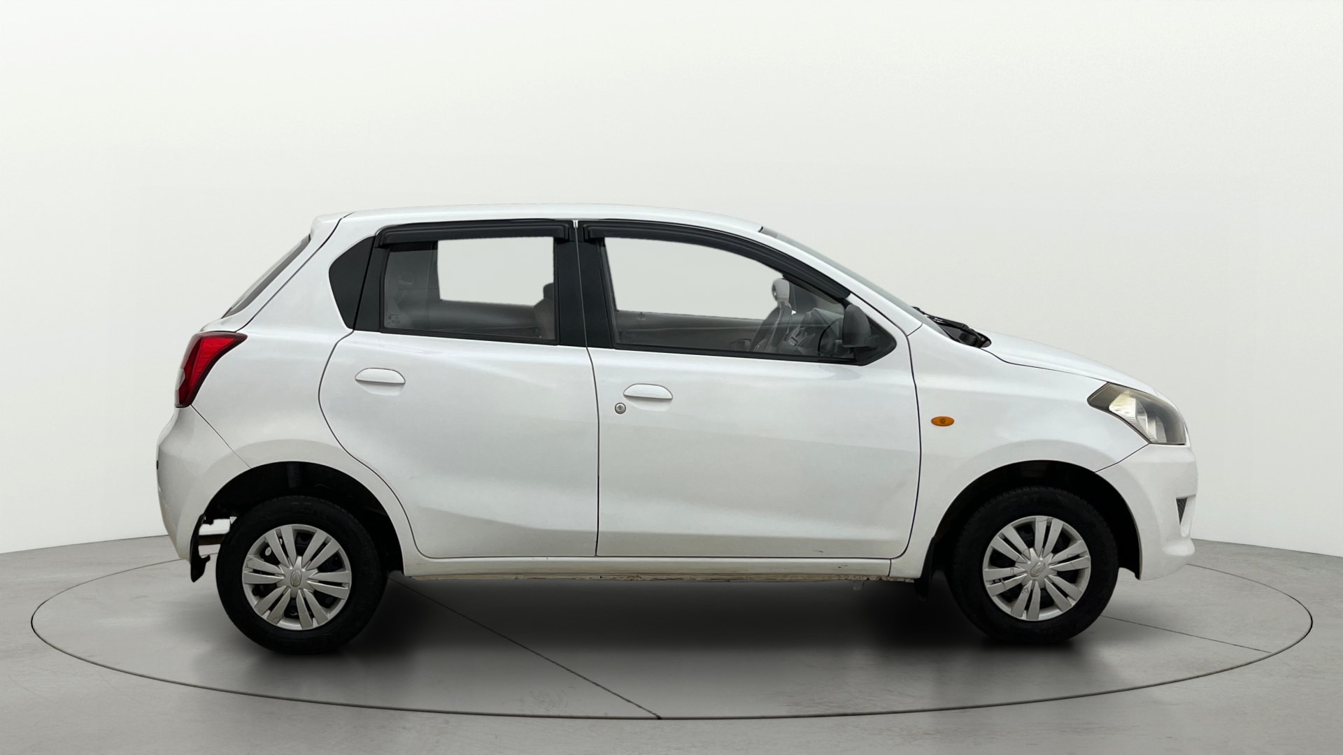View 2015 Datsun Go T Image 8 Used 2015 Datsun Go T Image 8