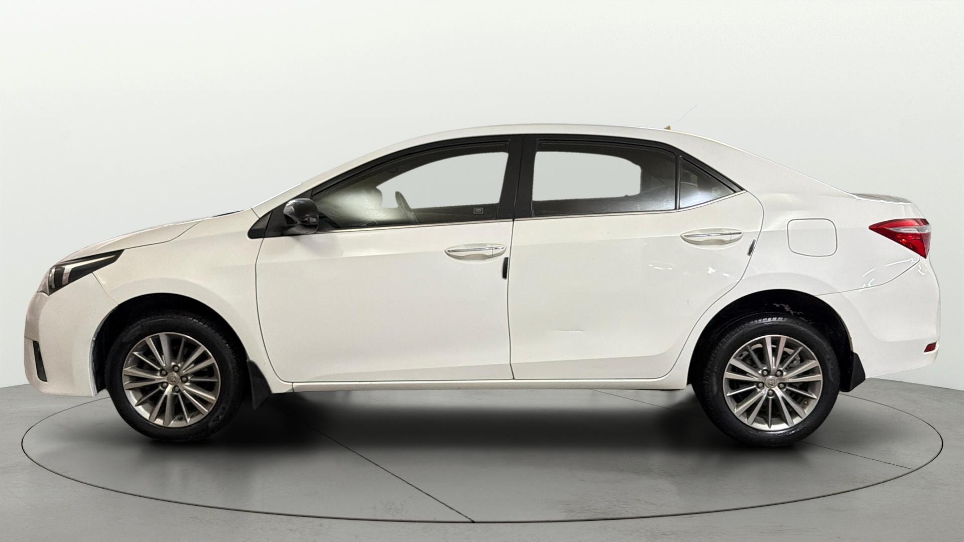 View 2016 Toyota Corolla Altis 1.8 VL AT Image 6 Used 2016 Toyota Corolla Altis 1.8 VL AT Image 6