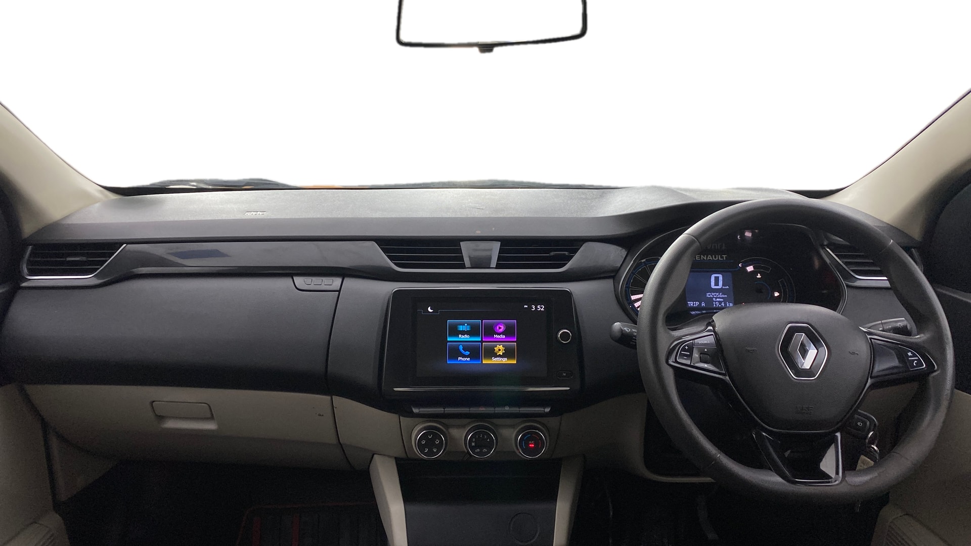 View 2022 Renault Triber RXT Image 16 Used 2022 Renault Triber RXT Image 16