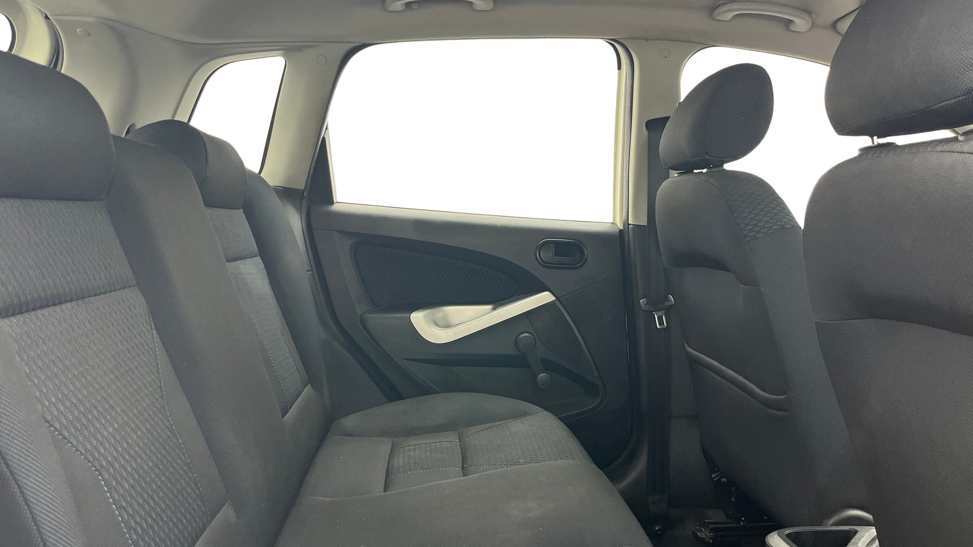 View 2013 Ford Figo 1.2P Ambiente MT BS IV Image 28 Used 2013 Ford Figo 1.2P Ambiente MT BS IV Image 28