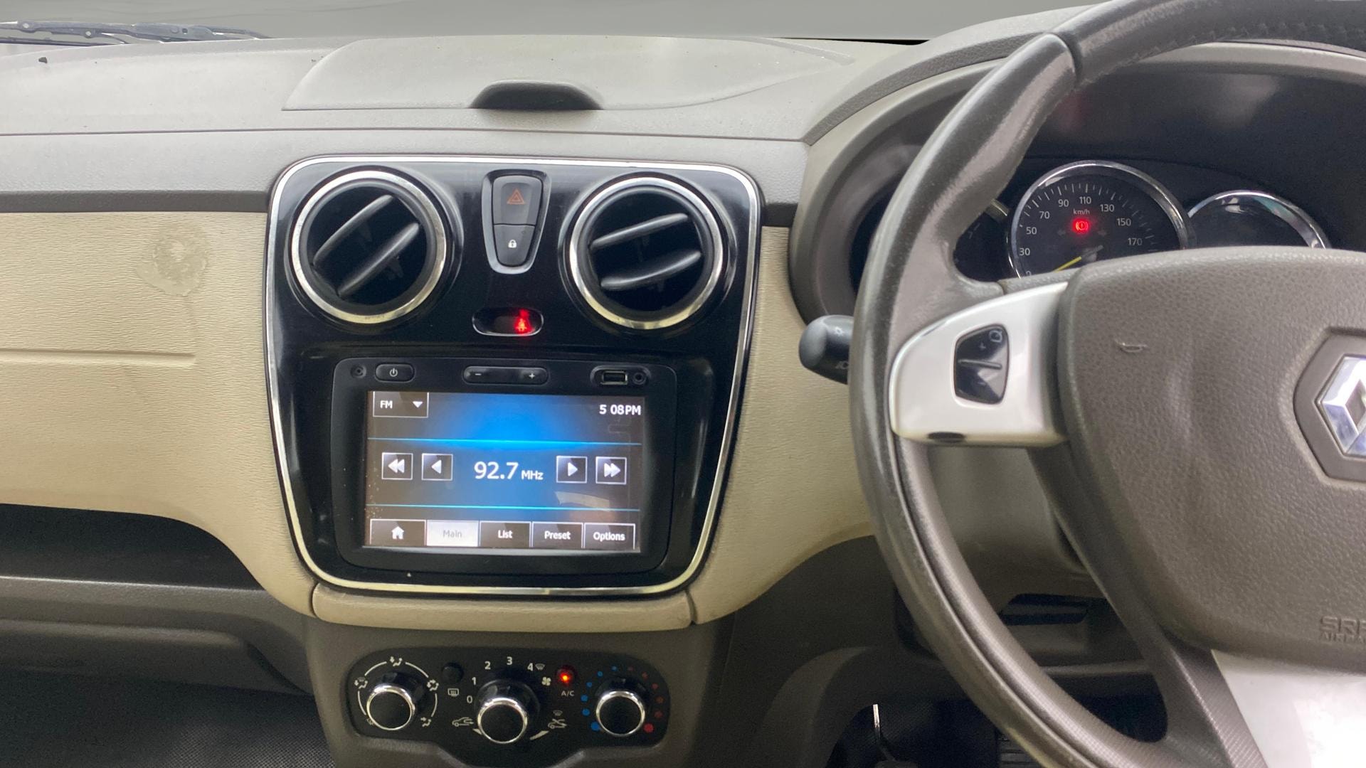 Used 2016 Renault Lodgy Used 2016 Renault Lodgy