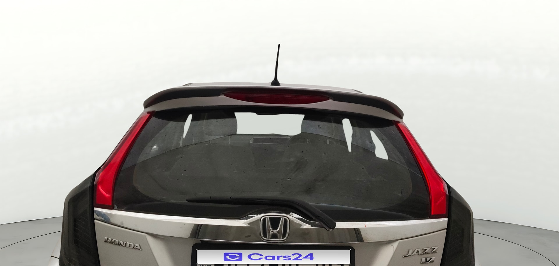 View 2016 Honda Jazz E MT Diesel Image 3 Used 2016 Honda Jazz E MT Diesel Image 3