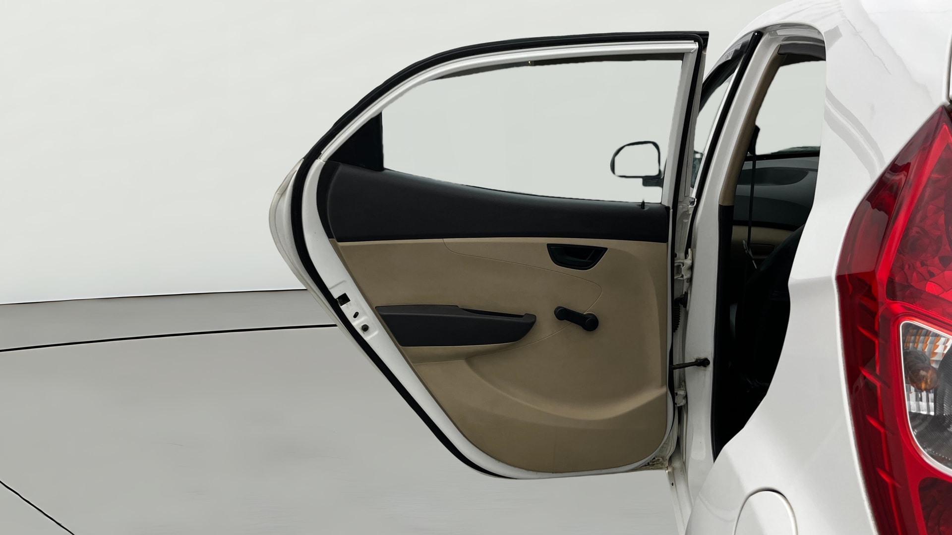View 2013 Hyundai EON Magna Plus Image 22 Used 2013 Hyundai EON Magna Plus Image 22