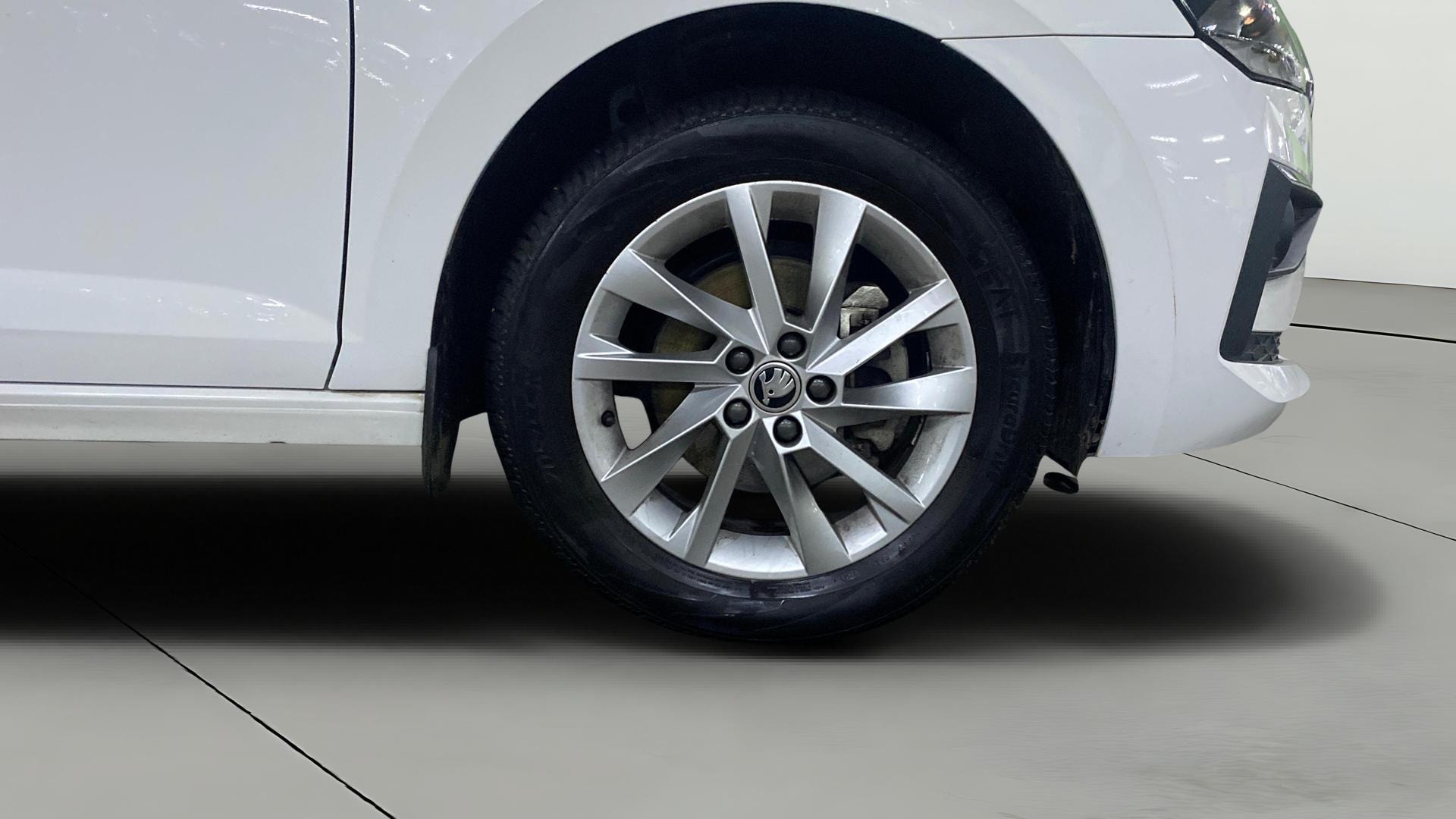 View 2024 Skoda Slavia Ambition 1.0 TSI MT Image 41 Used 2024 Skoda Slavia Ambition 1.0 TSI MT Image 41