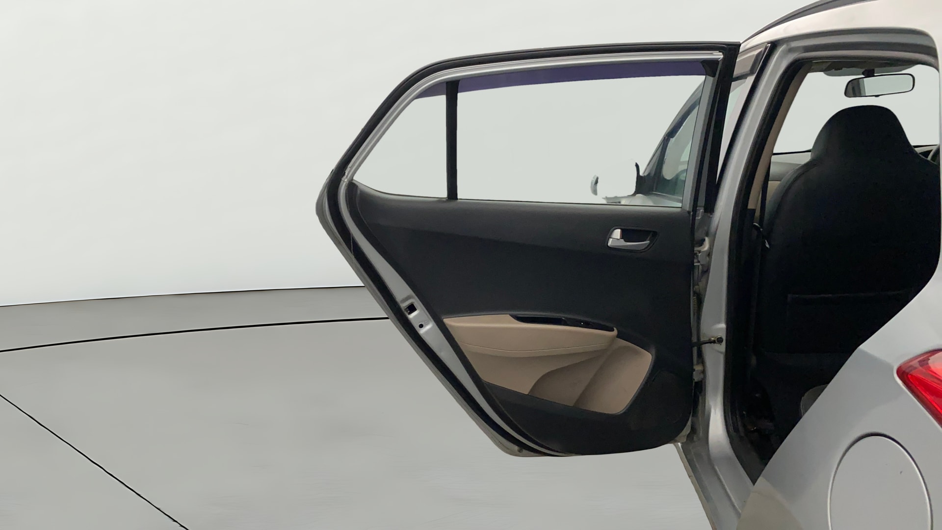 View 2019 Hyundai Grand i10 Sportz 1.2 Kappa Image 16 Used 2019 Hyundai Grand i10 Sportz 1.2 Kappa Image 16